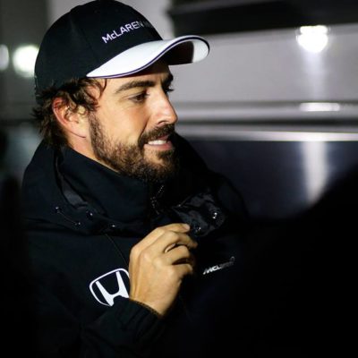 McLaren-Star Fernando Alonso vor dem Unfall. Copyright: McLaren
