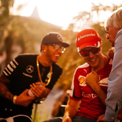 Hamilton und Vettel in Bahrain. Copyright: Ferrari