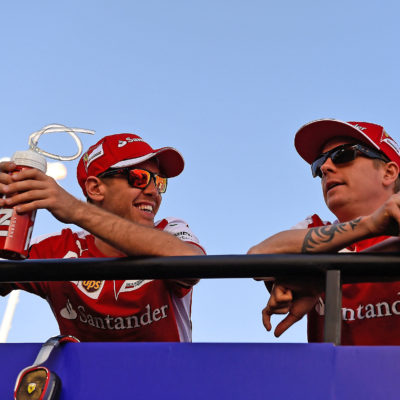 Vettel und Räikkönen in Bahrain. Copyright: Ferrari