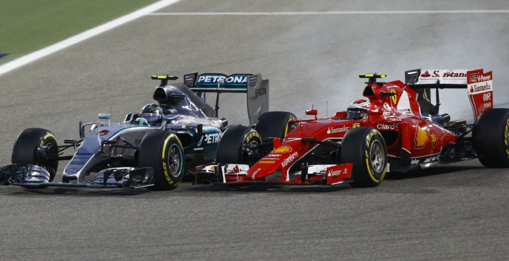 Mercedes gegen Ferrari in Bahrain. Copyright: Mercedes