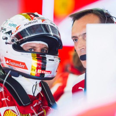 Vettel nach seinem Reifenplatzes. Copyright: Ferrari