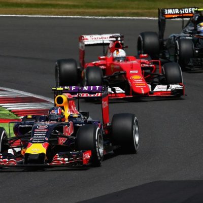 Red Bull vor Ferrari. Copyright: Red Bull