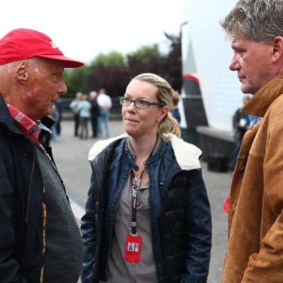 Niki Lauda mit F1-Insider Ralf Bach und Bianca Garloff
