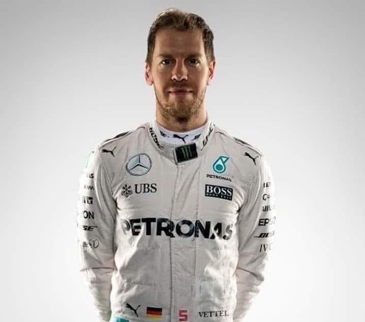 Wechselt Vettel zu Mercedes? (Montage)