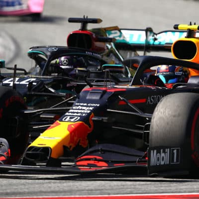 Alex Albon und Lewis Hamilton Credit: Red Bull Content Pool