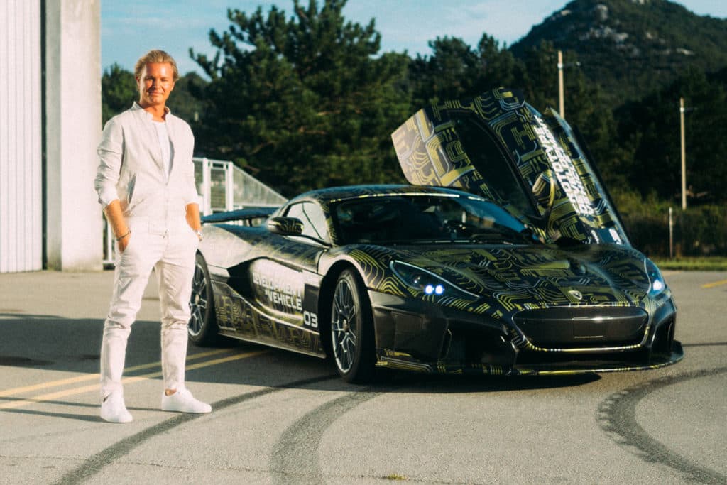 Nico Rosberg und das Elektro-Hypercar Rimac C__Two. Credit: Team Nico Rosberg