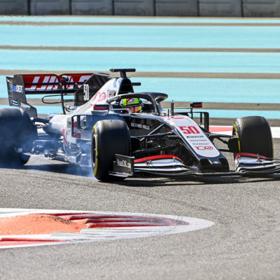 Mick Schumacher im Haas beim Test in Abu Dhabi 2020. Credit: Sutton/LAT/Haas