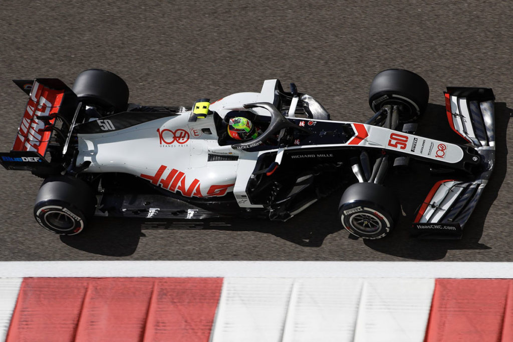Mick Schumacher im Haas beim Test in Abu Dhabi 2020. Credit: Sutton/LAT/Haas