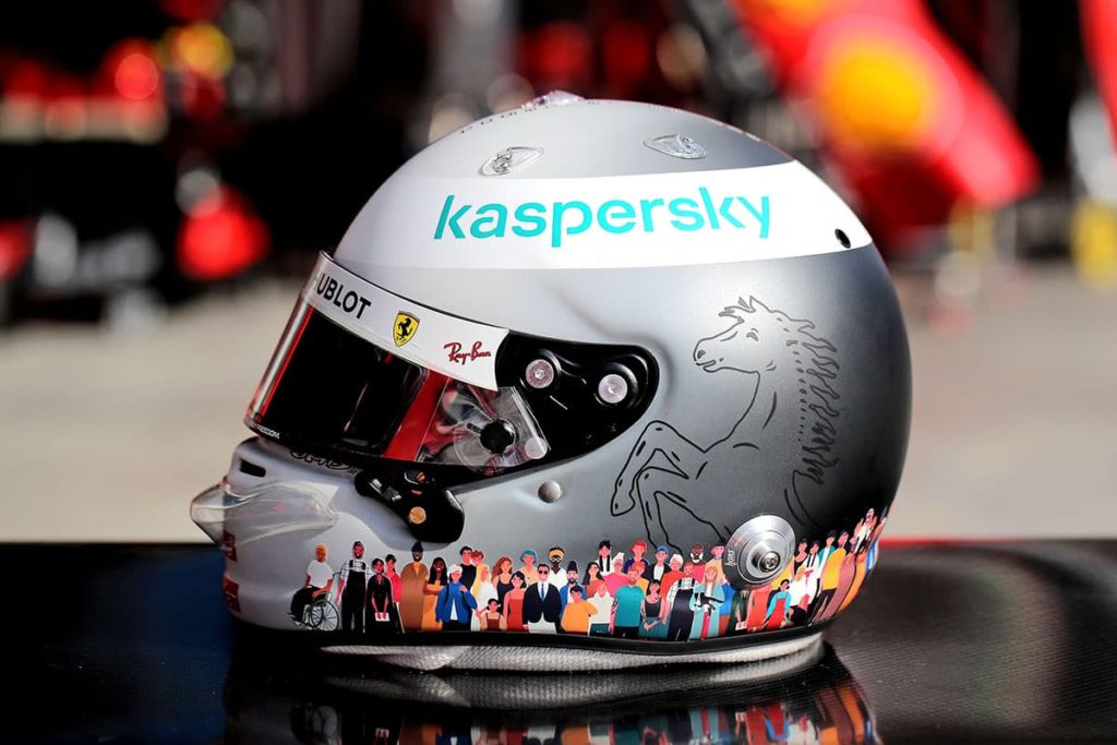 Sebastian Vettel Helm Türkei 2020. Credit: Ferrari