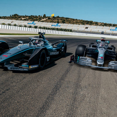 Mercedes Formel 1 und Formel E gemeinsam auf der Strecke. Credit: Mercedes