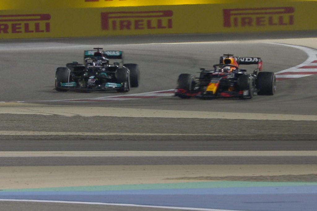 Formel 1 Hamilton Verstappen battle Bahrain 2021