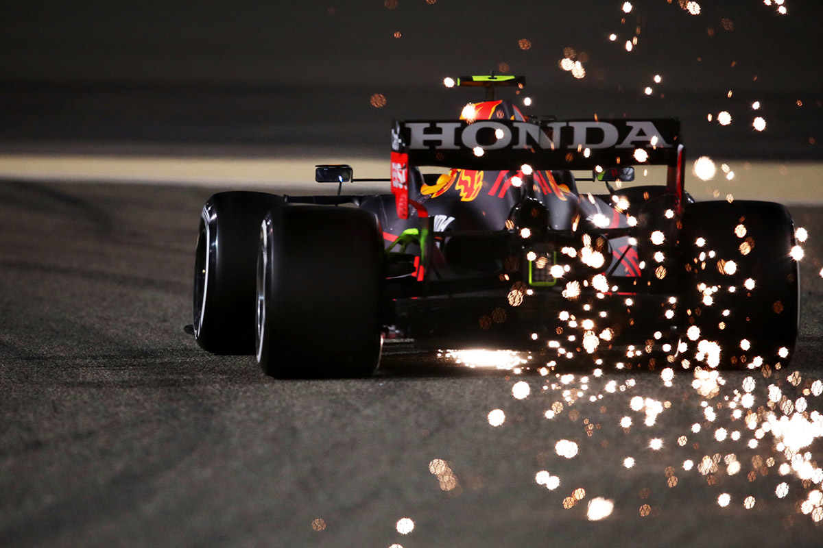 Sergio Perez im Red Bull bei den Testfahrten in Bahrain Credit: F1/Twitter