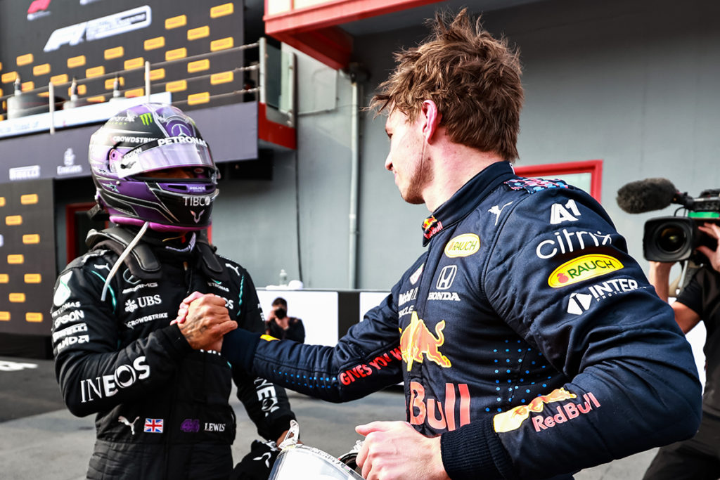 Formel 1 Max Verstappen Red Bull und Lewis Hamilton Mercedes Spanien GP 2021