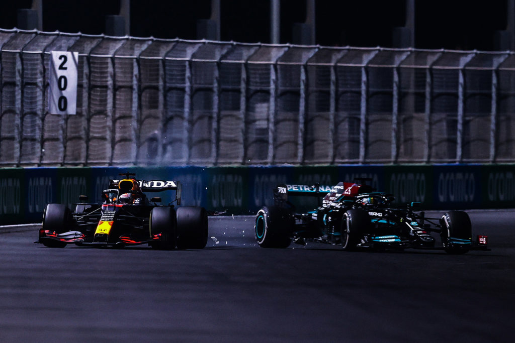 Formel 1 Verstappen Hamilton Crash Saudi Arabien GP 2021 Honda Twitter