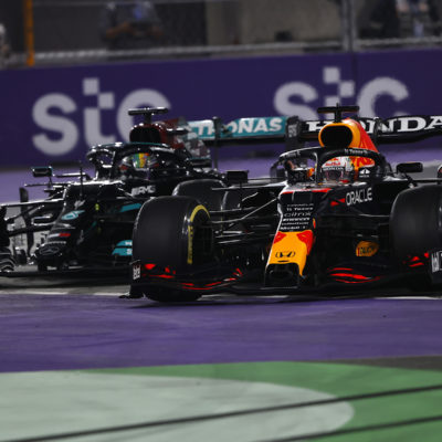 Formel 1 Lewis Hamilton und Max Verstappen im Duell Saudi Arabien GP 2021
