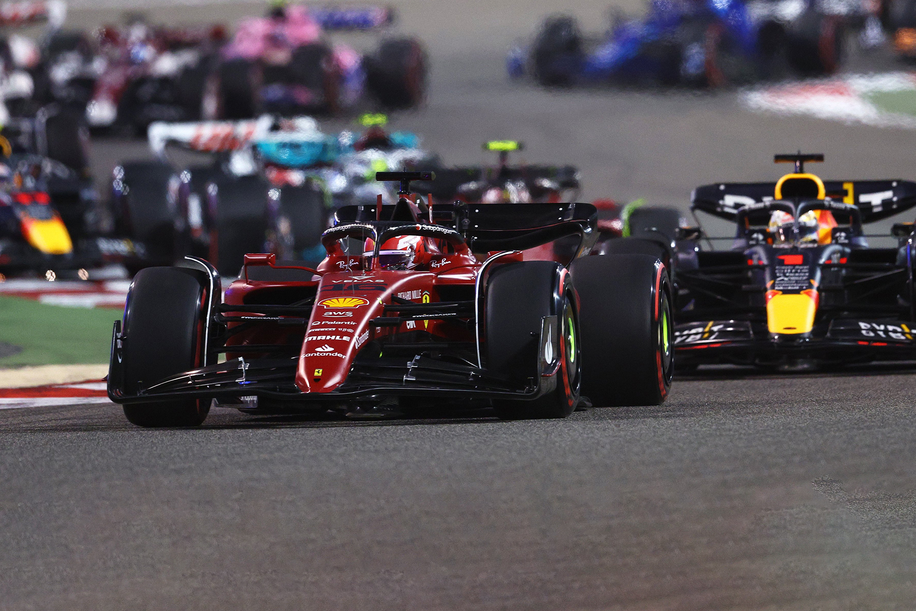 Formel 1 Ferrari Italien feiert, Deutschland fährt hinterher
