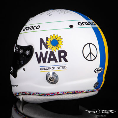 Formel 1 Vettel Ukraine Helm Bahrain Test 2022