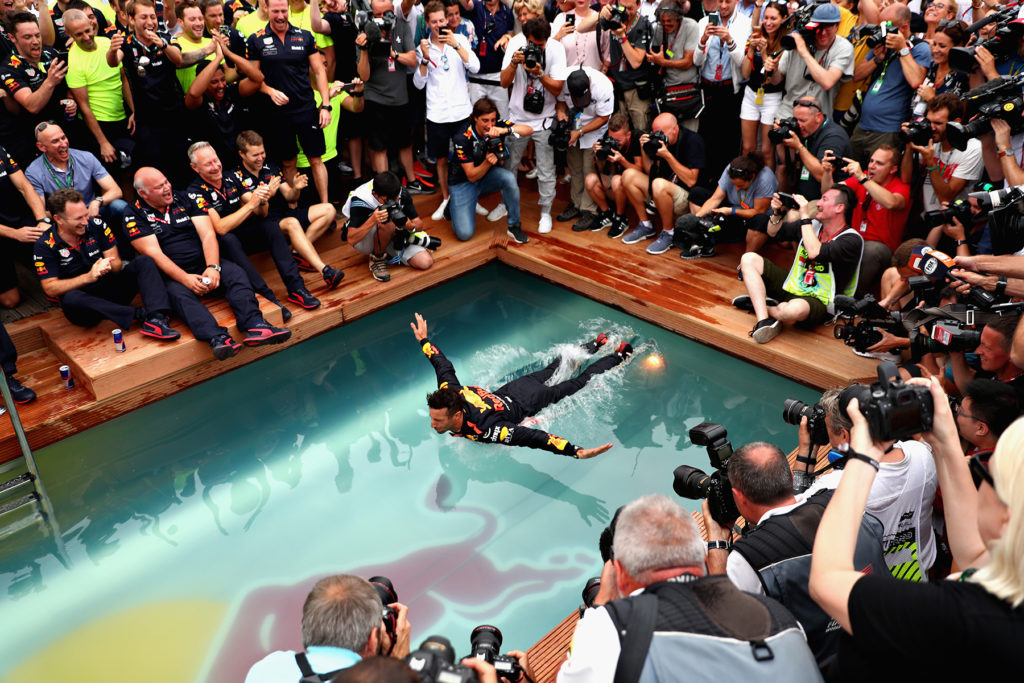 Formel 1 Daniel Ricciardo Red Bull Pool Monaco 2018