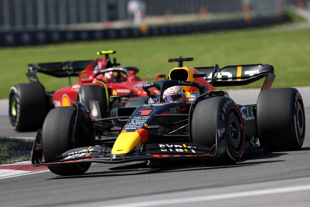 Formel 1 Max Verstappen verfolgt von Carlos Sainz Kanada GP 2022