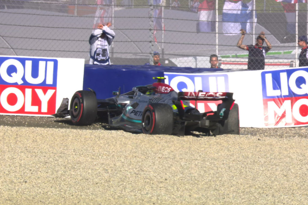 Formel 1 Lewis Hamilton Crash Mercedes Spielberg 2022