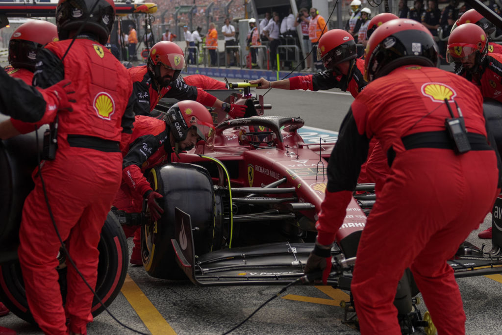 Formel 1 Carlos Sainz Ferrari Stopp Zandvoort 2022