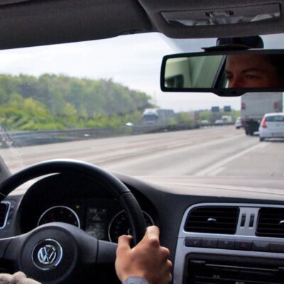 Auf Autobahn einfädeln. Foto: TÜV Rheinland