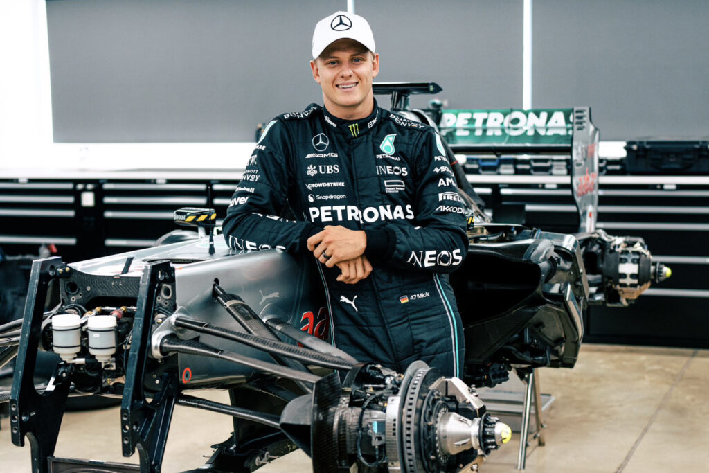 Formel 1 Mick Schumacher fährt Michael Schumacher Mercedes 2023