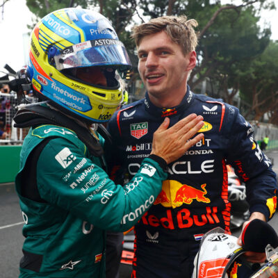 Formel 1 Fernando Alonso mit Max Verstappen 2023