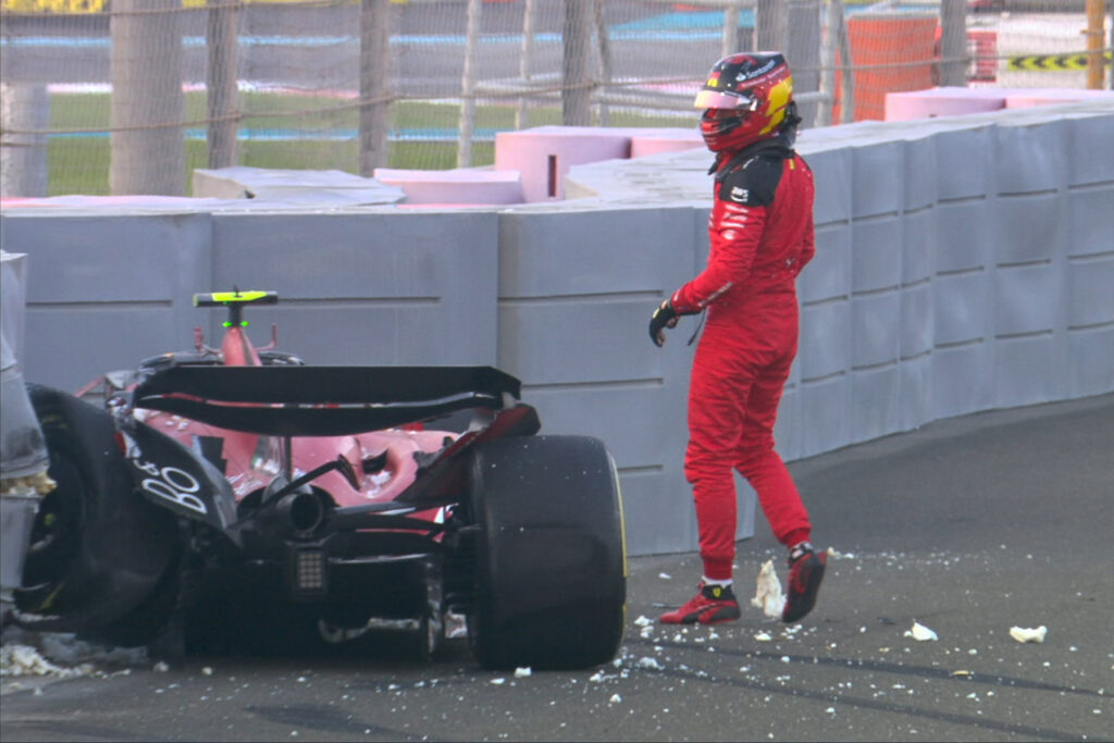 Formel 1 Sainz Crash Abu Dhabi FP2 Ferrari 2023