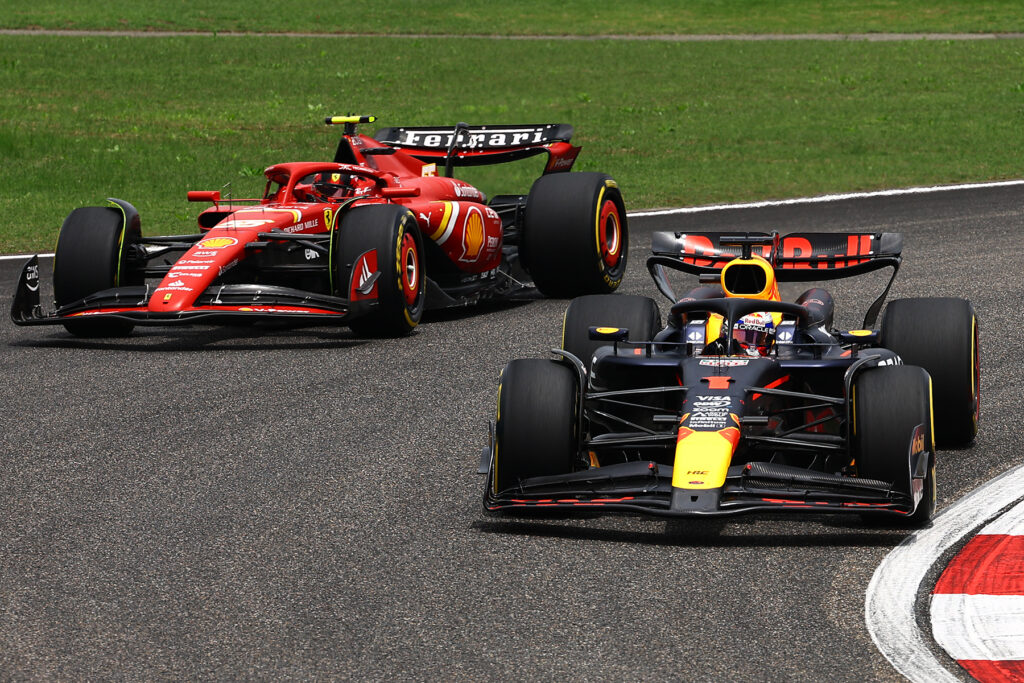 Formel 1 Max Verstappen und Carlos Sainz Ferrari Red Bull China 2024