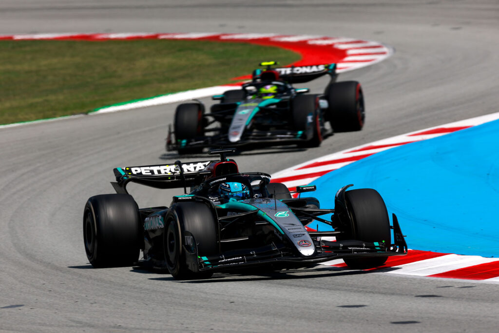 Formel 1 George Russell und Lewis Hamilton Mercedes Spanien 2024