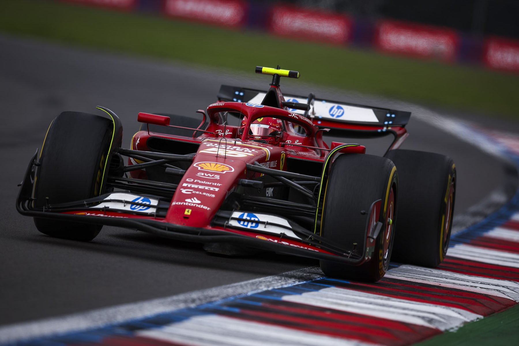 Formel 1 in Mexiko: Ferrari siegt, harte Verstappen-Strafe