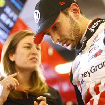 Formel 1 Laura Müller und Esteban Ocon Haas 2025