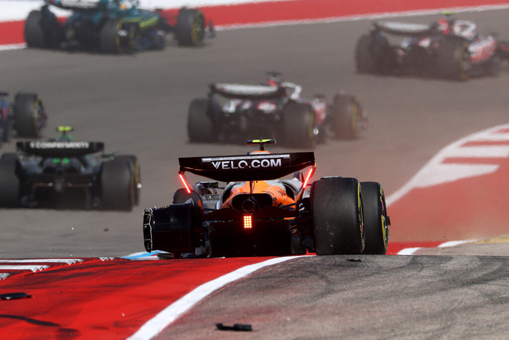 Formel 1 Lando Norris McLaren Austin USA Sprint Crash 2025