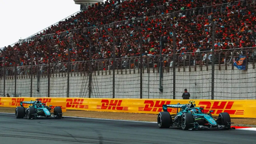 Lance Stroll und Fernando Alonso, Credit: Aston Martin