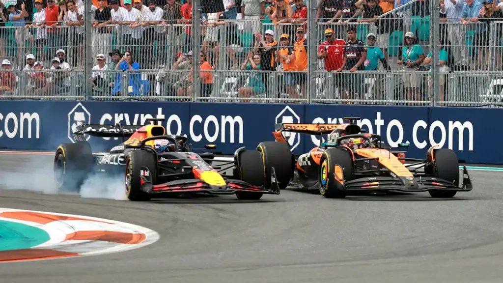 Max Verstappen und Oscar Piastri. Credit: Credit: Getty Images / Red Bull Content Pool